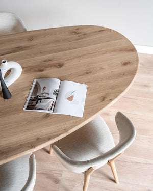 Eettafel eikenhout organisch Rondo detail