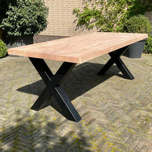 tuintafel douglas met stalen X-poten zwart gepoedercoat