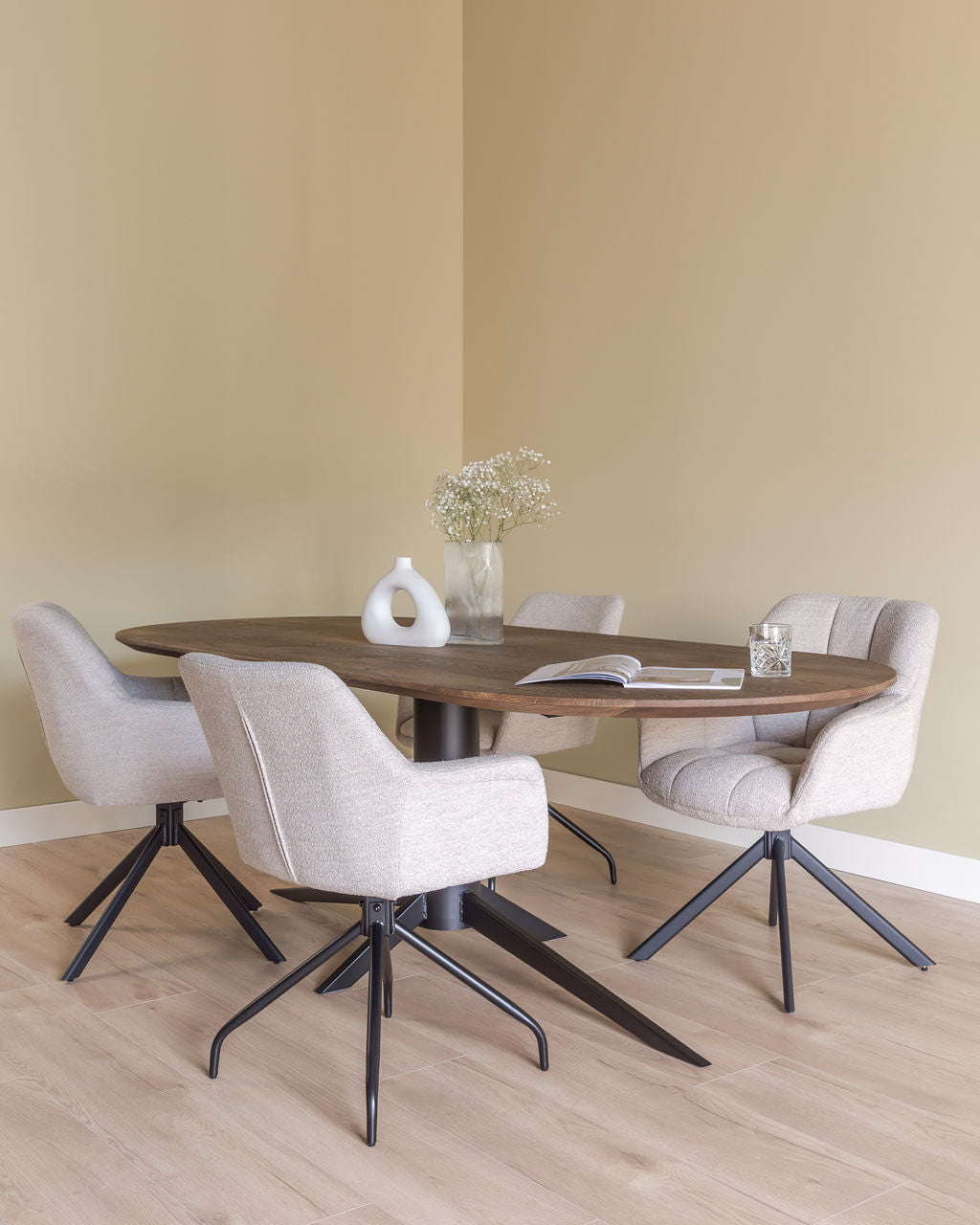Plat ovale eiken eettafel Levi - Chocolate
