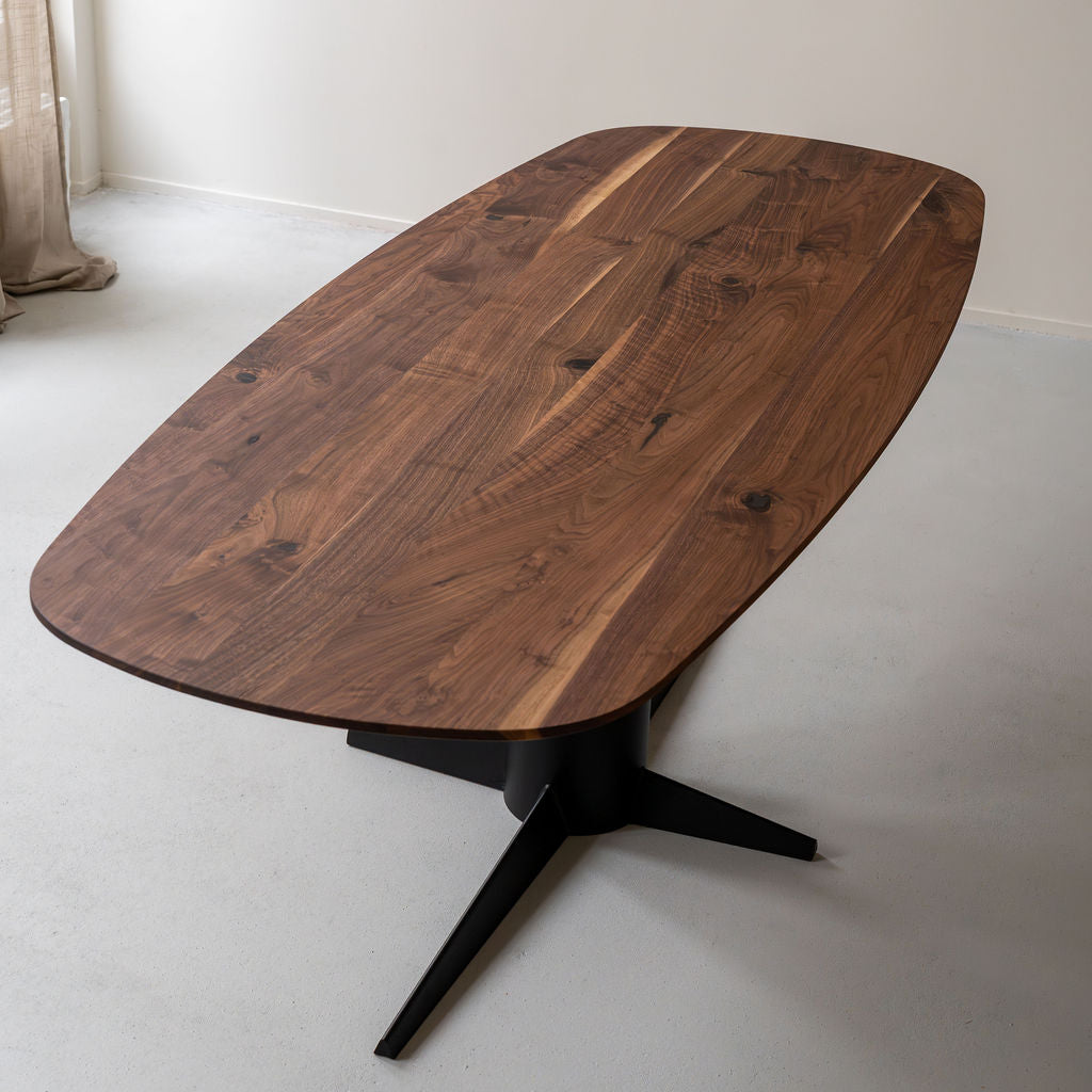 Deens ovale notenhouten eettafel Dex, bovenaanzicht, mat gelakt