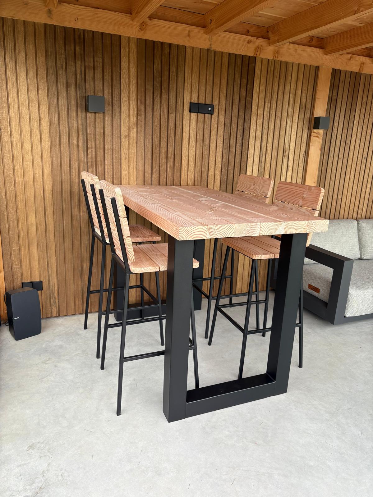 Douglas bartafel met stalen U-poten zwart