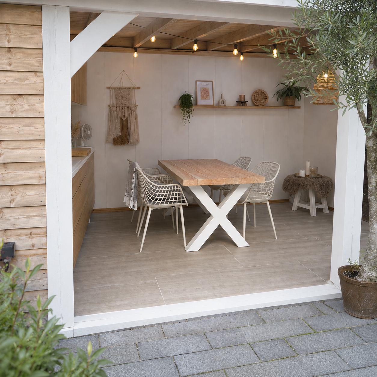 Douglas tuintafel met stalen X-poten WIT