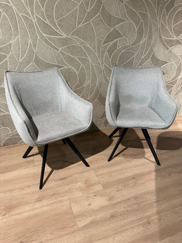 Riviera armstoelen lichtgrijs - showroommodellen 2 stuks